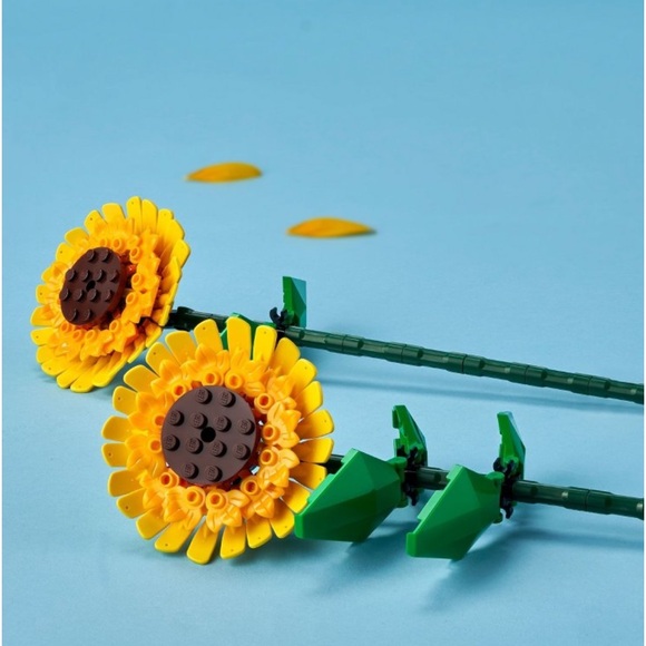 Lego Sunflowers building kit - Picture 6 of 8